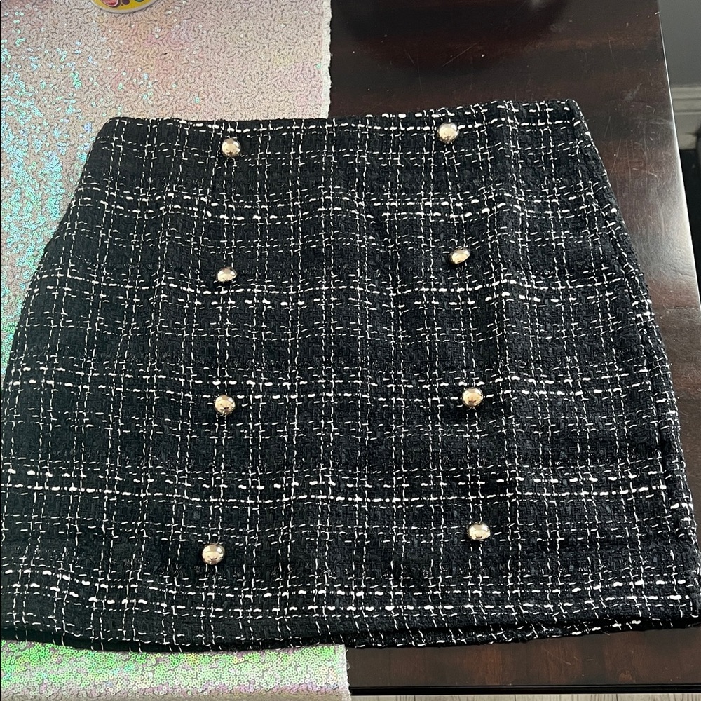 Brand new without tag! Chic Black Tweed Mini Skirt with cute Details